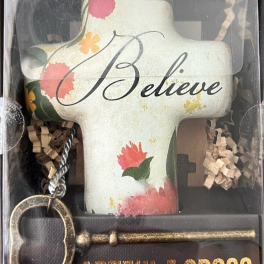 Demdaco Believe Floral Cross with Key - Multicolor